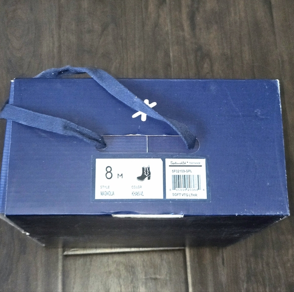 New in Box Splendid Magnolia Chelsea Bootie Khaki chunky heel size 8 ankle boots - Picture 4 of 13